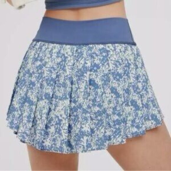 Offline Floral Better Luck Next Time Skort Blue Floral Multi Large NWT - Picture 1 of 5